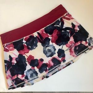 RARE Lululemon 10 Pace Setter Skirt Inky Bumbleberry Floral Ghost Red Navy